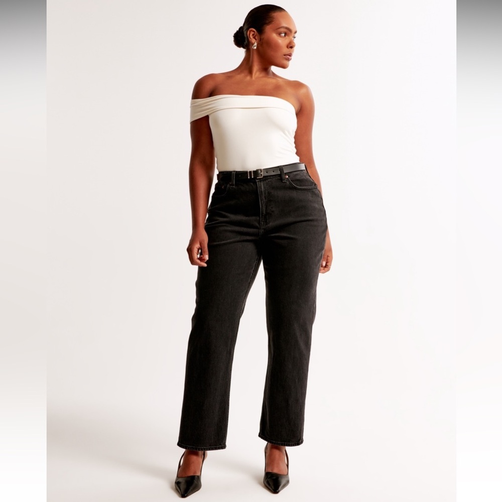Abercrombie & Fitch Women's Curve Love High Rise Vintage Straight Jean